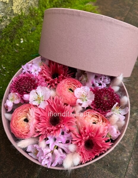 Scatola piccola chiusa con fiori dentro diamentro 20