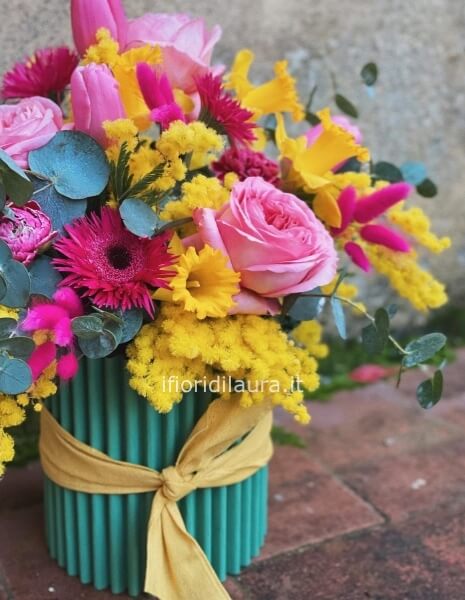 Flower box media fiori esterni e mimosa