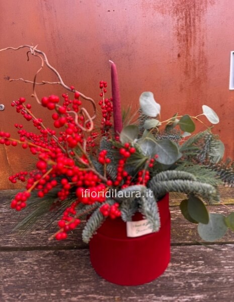 Scatola - centrotavola con bacche e abete fresco