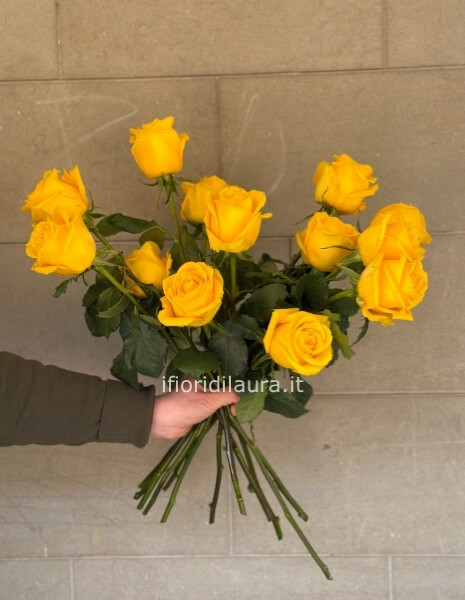 7 rose gialle
